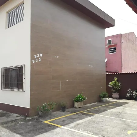 Apto no Centro de Bertioga, próx a Praia da Enseada e da Balsa com acesso a Prainha Branca, Acomoda até 6 pessoas-2